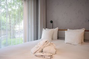 blooming Hotel