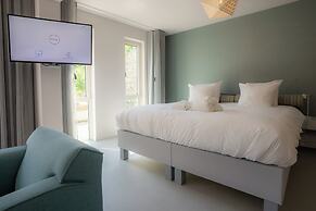 blooming Hotel