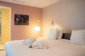 blooming Hotel
