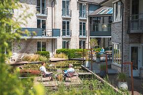 blooming Hotel