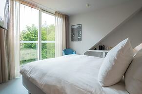 blooming Hotel