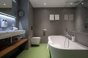 blooming Hotel