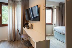 blooming Hotel