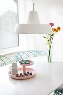 blooming Hotel