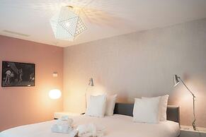 blooming Hotel