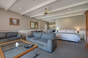 Manata Lodge