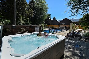 Manata Lodge