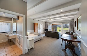 Manata Lodge