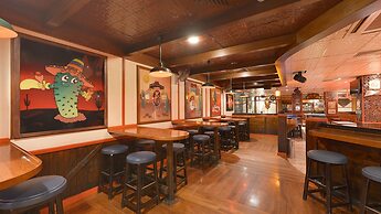 Grand Astoria Hotel