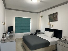 Grand Astoria Hotel