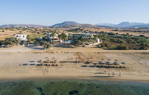 Finikas Hotel