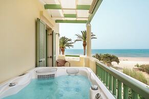 Finikas Hotel