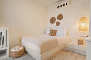 Finikas Hotel