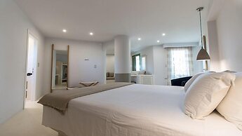 Finikas Hotel