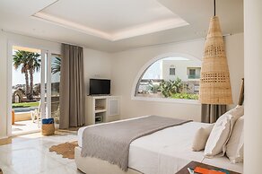Finikas Hotel