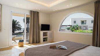 Finikas Hotel
