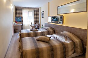 Victoria Hotel