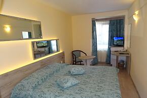 Victoria Hotel