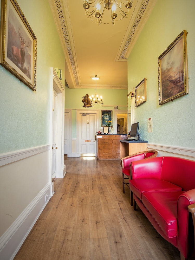 Cumberland Hotel