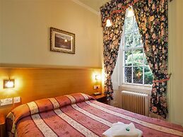 Cumberland Hotel