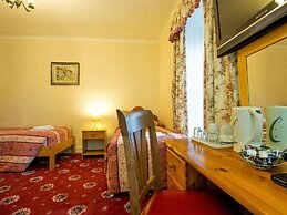 Cumberland Hotel