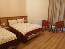 Cumberland Hotel