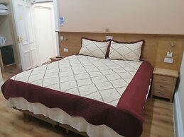 Cumberland Hotel