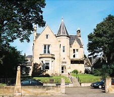 Cumberland Hotel