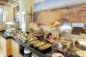 Ramon Suites Hotel