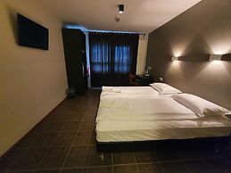 Studio 22