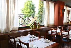 El Tollo Hotel