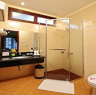 Golden Coast Resort and Spa