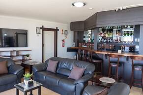 Bar T Nique Guest House