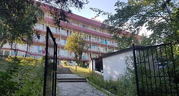 Vezhen Hotel