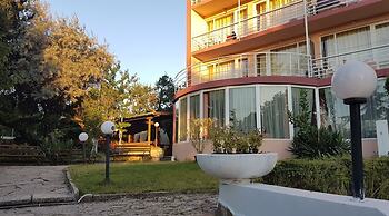 Vezhen Hotel