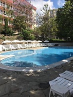 Vezhen Hotel