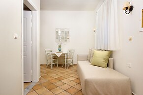 Sebastians Family Hotel & Taverna