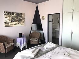 Farr Out Guesthouse