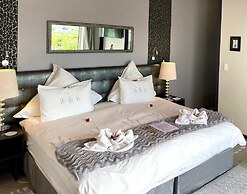 Farr Out Guesthouse