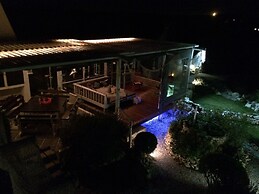Farr Out Guesthouse