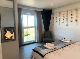 Farr Out Guesthouse