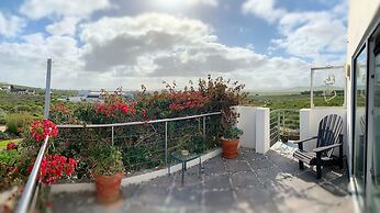 Farr Out Guesthouse