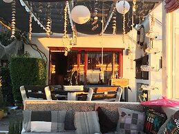 Farr Out Guesthouse