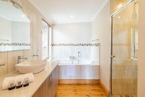 Boardwalk Lodge - self-catering