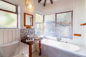 Boardwalk Lodge - self-catering