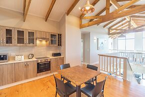 Boardwalk Lodge - self-catering