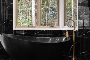 Narrows Escape Rainforest Retreat