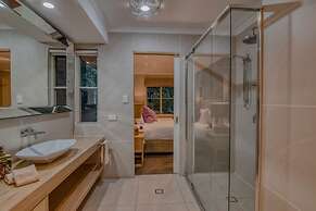 Narrows Escape Rainforest Retreat