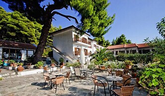 Delphi Hotel