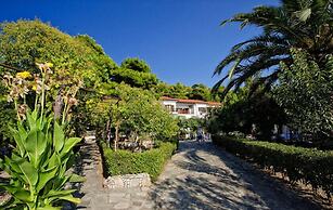 Delphi Hotel